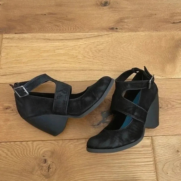Blowfish Black Suede Chunky Heels - Picture 9 of 12